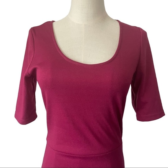 Poppy Lux mulberry pink midi Amy dress with cutout back and short sleeves - Picture 3 of 10